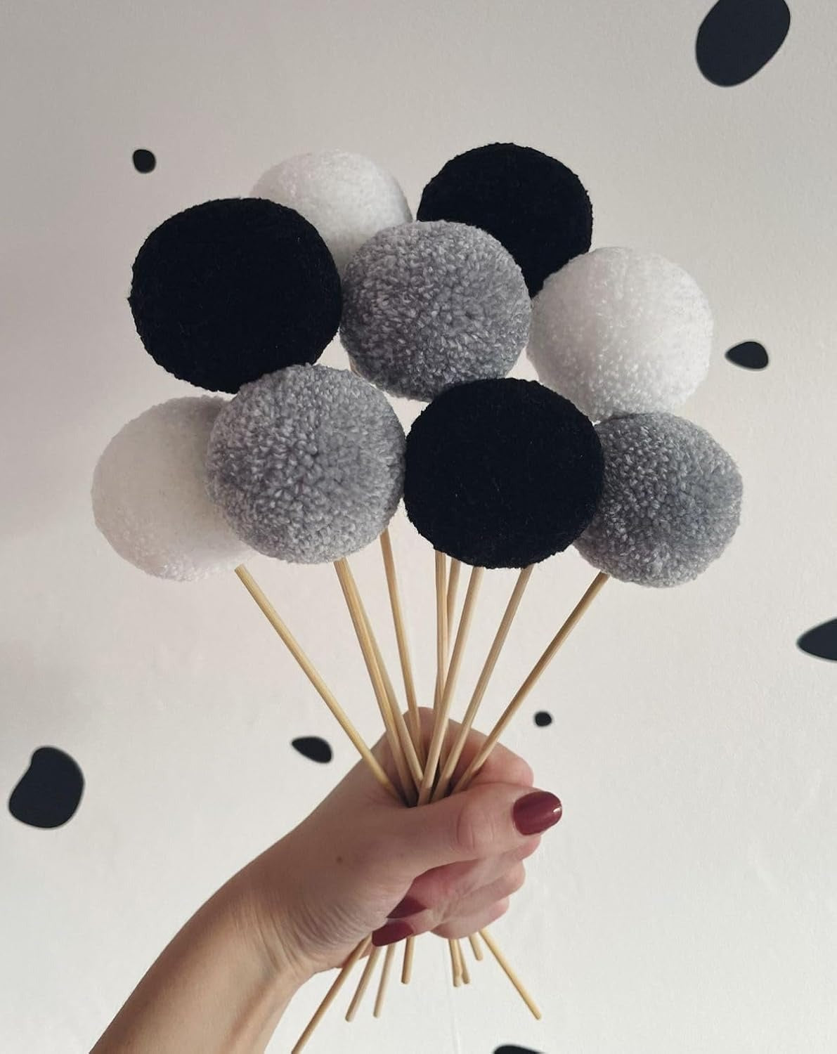 Pompom Balls - Black - 2 cm - 100 Pieces
