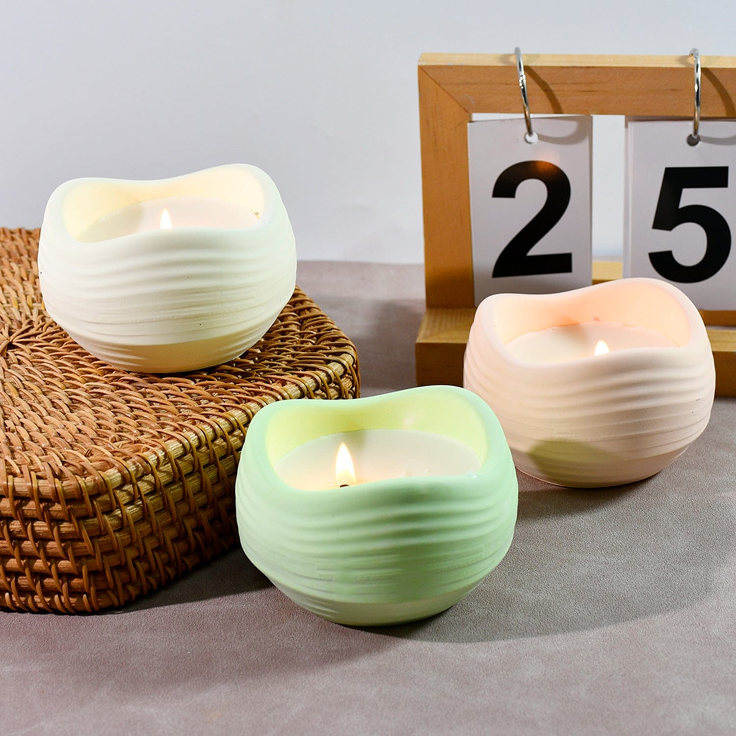 Wave Round Flower Candle Mould - 2 - Furxotic